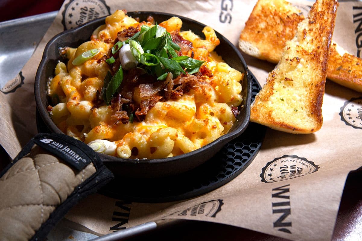 Bacon Macaroni and Cheese Skillet