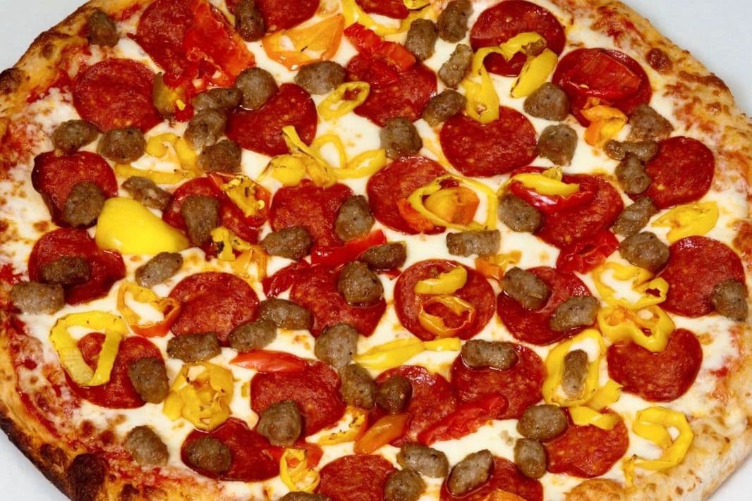 Party Reginos Spicy Deluxe Pizza