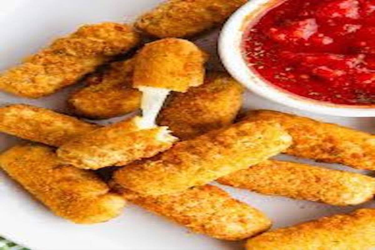 Mozzarella Sticks (8 pcs)