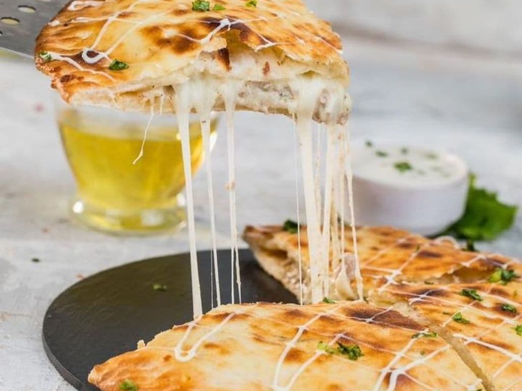 Malai Chicken Boti Naan