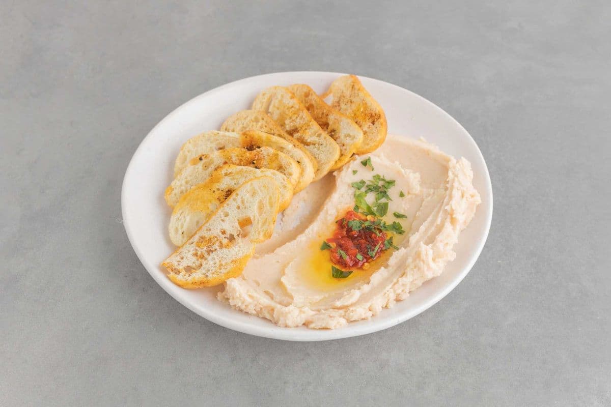 White Bean and Roasted Garlic Dip