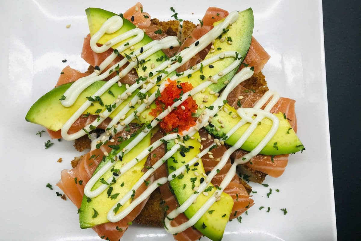 --Salmon Sushi Pizza