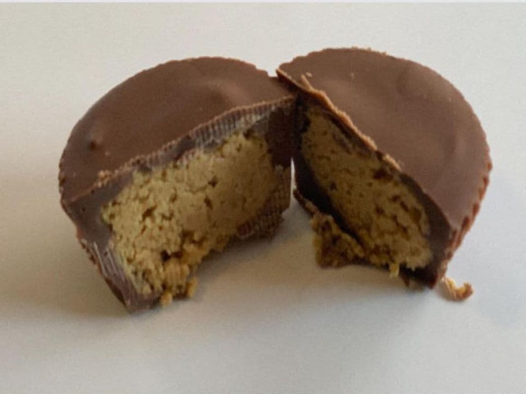 Milk Chocolate Peanut Butter Cups (4)