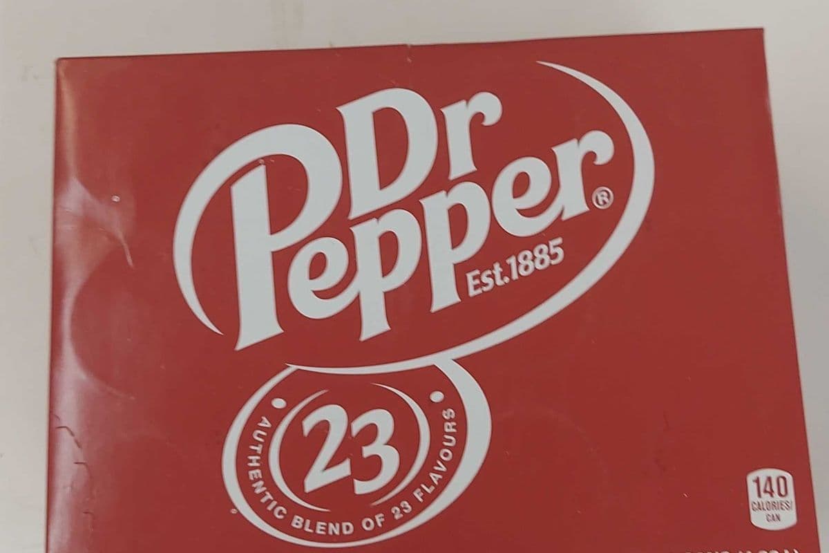 Dr. Pepper 12 Pack (12 cans of 355 ml)
