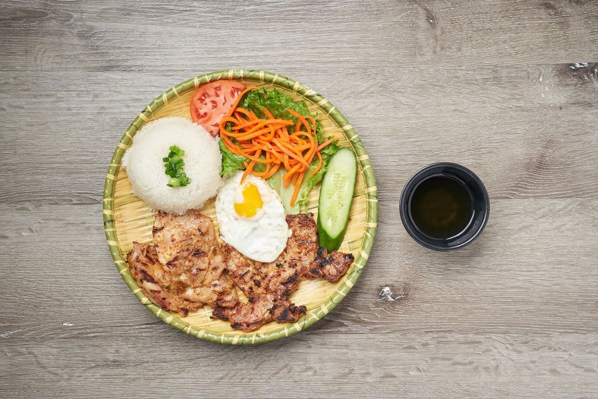 C7. Com Ga Nuong, Suon Nuong, Opla