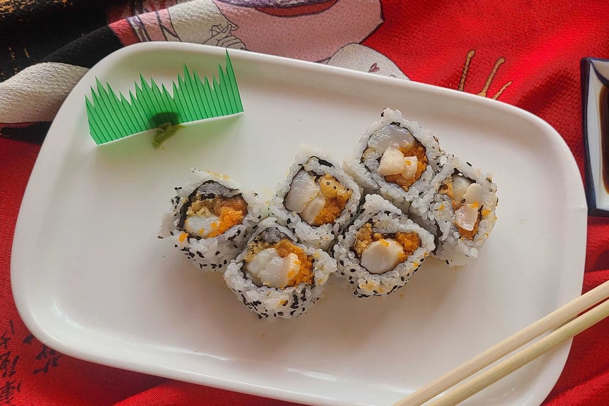 Spicy Scallop Roll