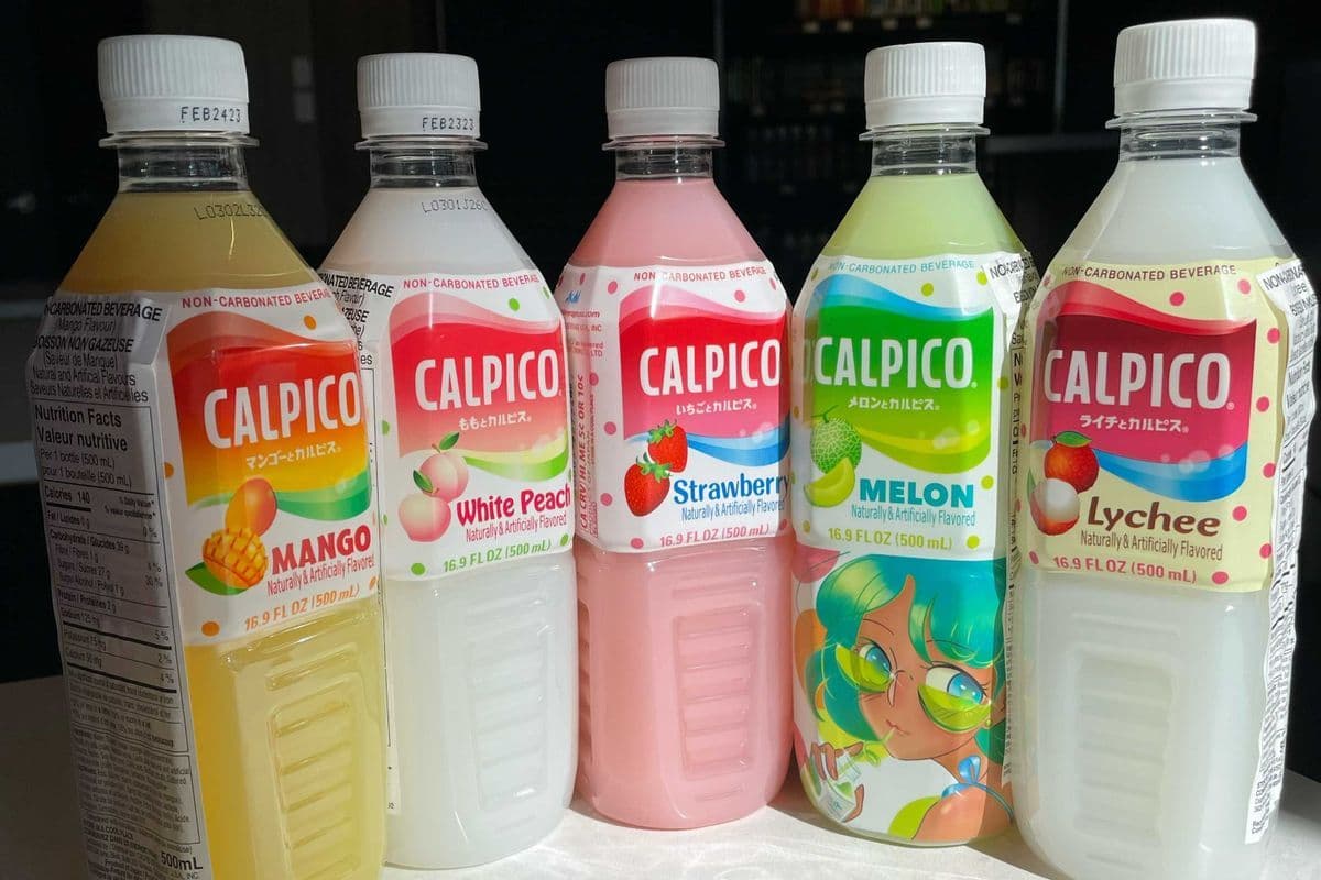 Calpico (Strawberry, Mango, Lychee, White Peach, and Original available) (500 ml)