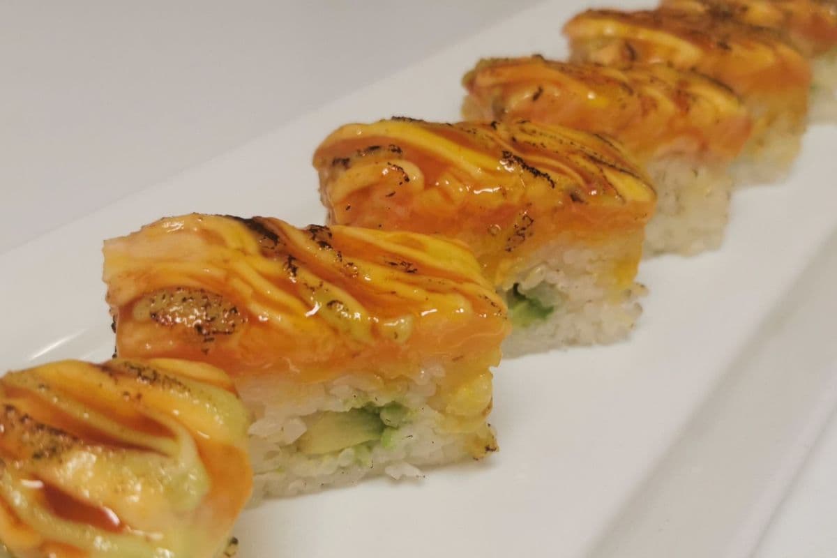 🔥 Torch pressed salmon sushi(6pcs)