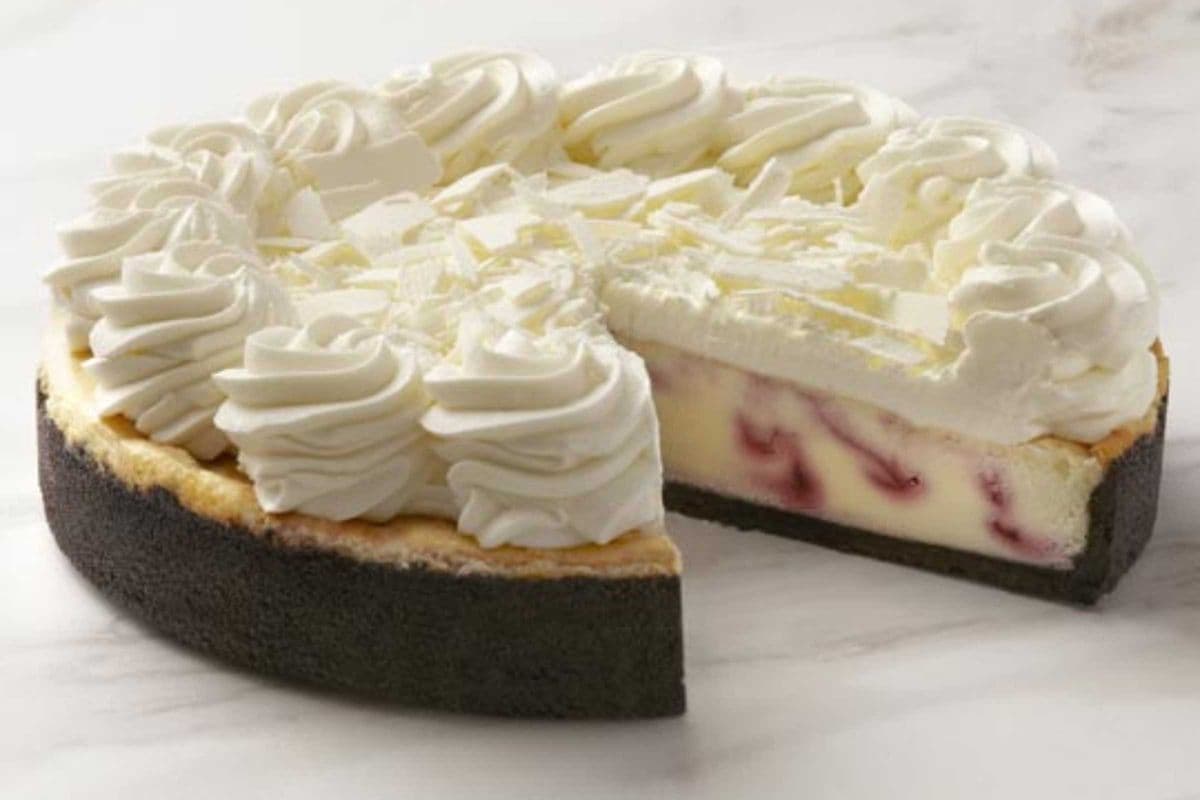 White Chocolate Raspberry Cheesecake (Frozen) (14 pcs)