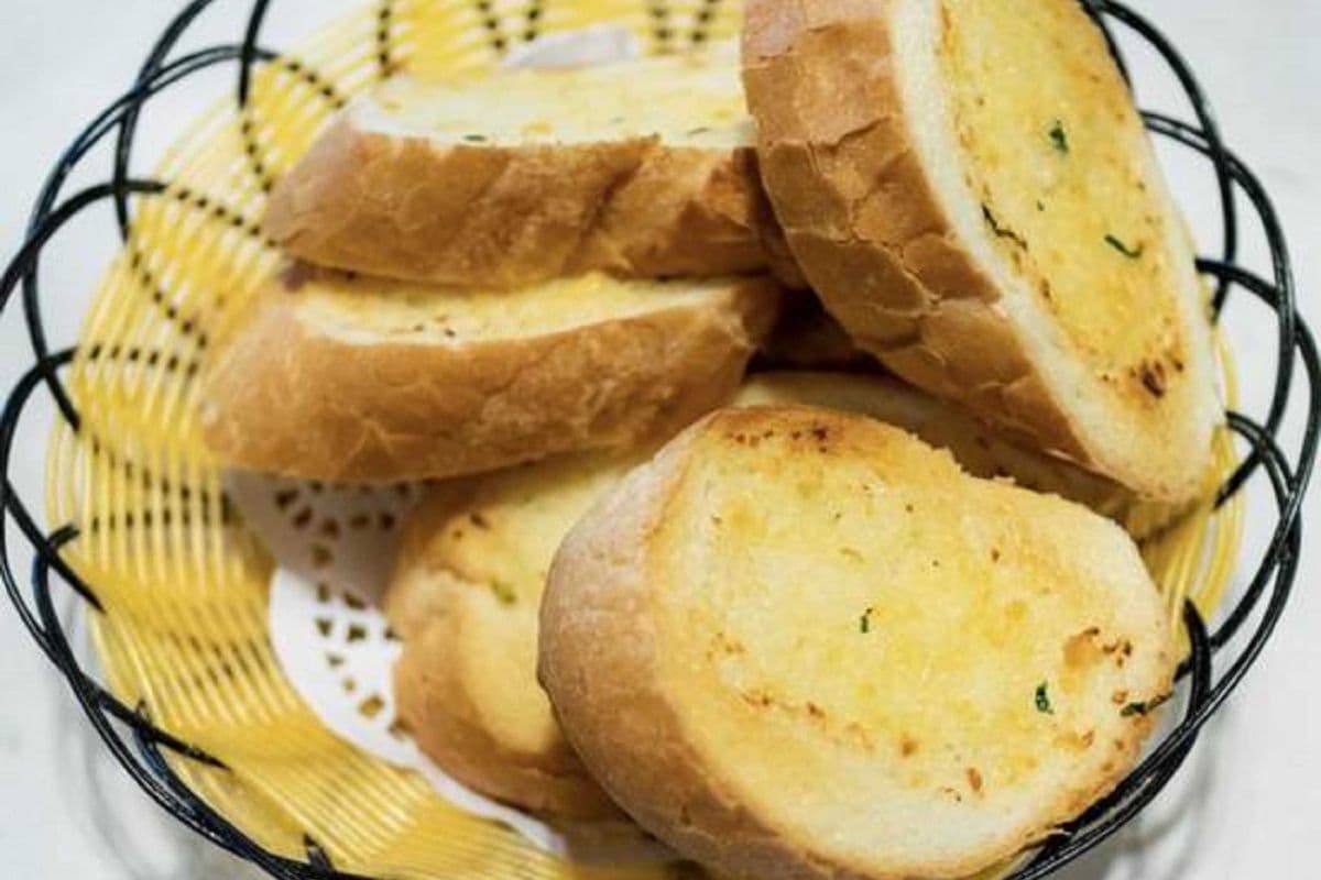 616. Garlic Bread - Banh Mi Toi Hanh