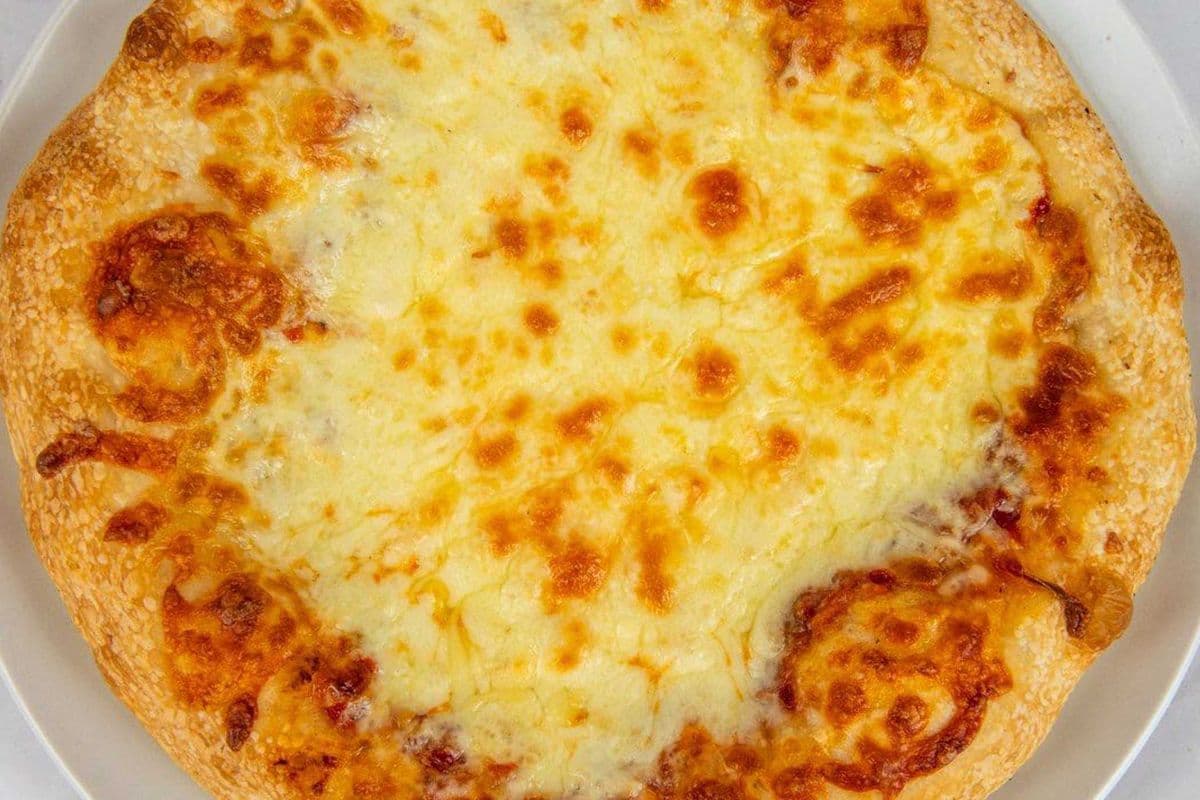 Petite pizza au fromage / Small Cheese Pizza