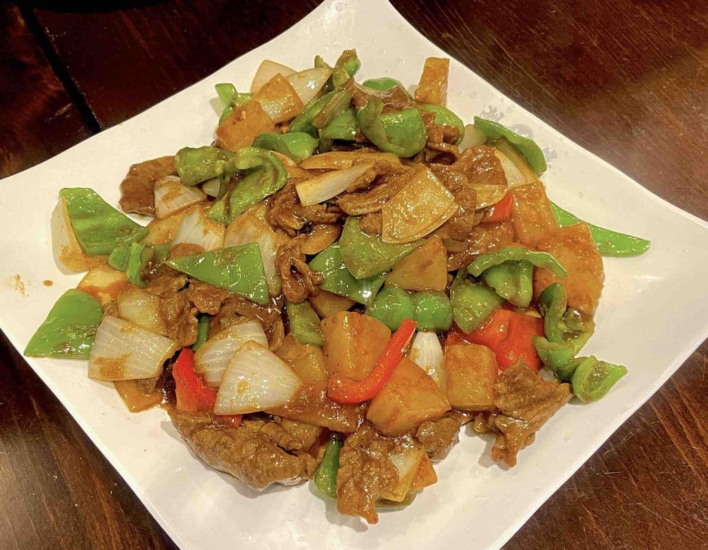 Satay Beef with Bell Peppers and Pineapple / 沙爹牛肉