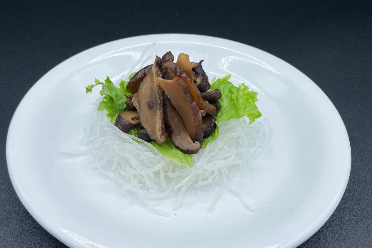 217 Shitake (marinate Mushroom) Sashimi (3pcs)