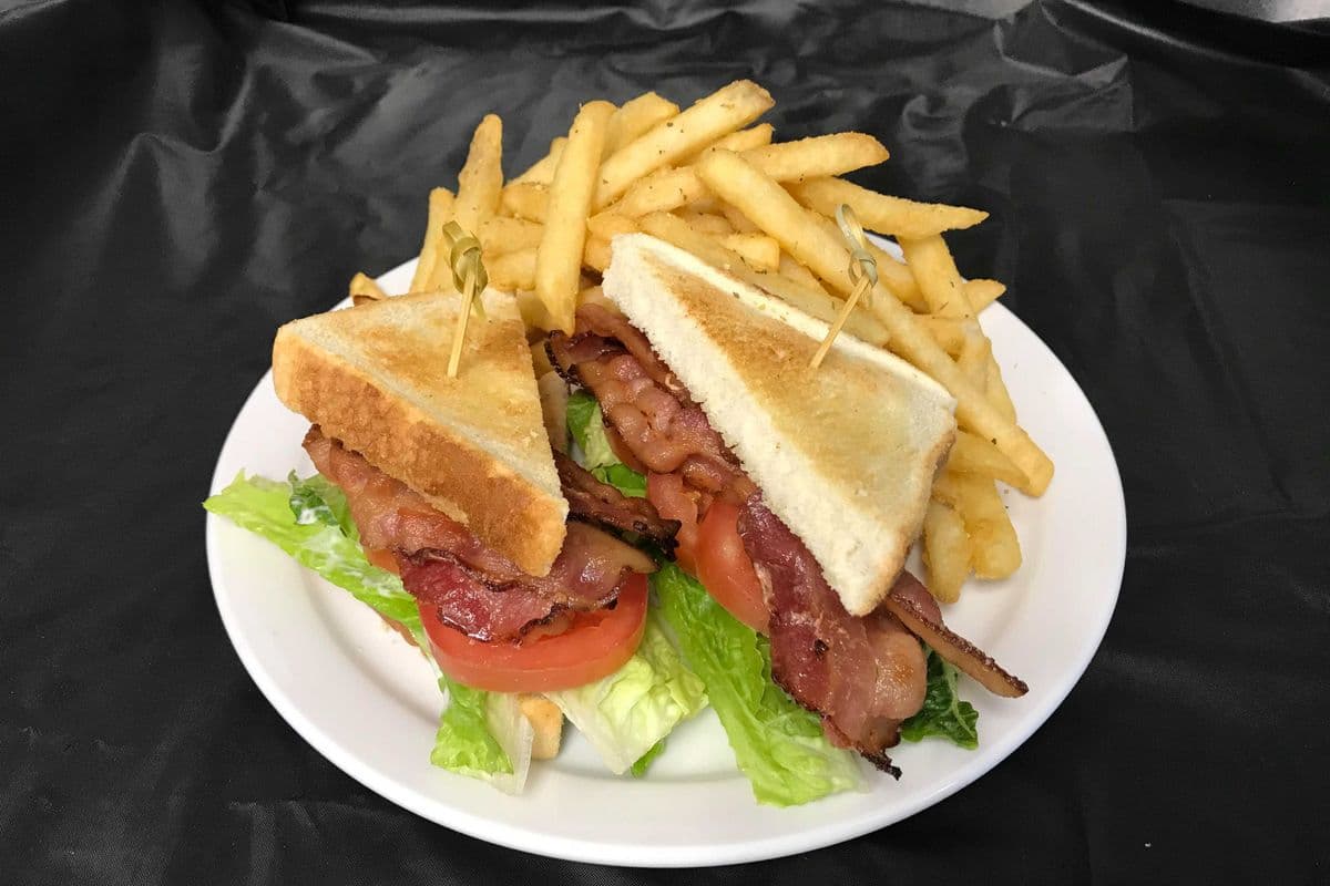 Classic BLT Sandwich