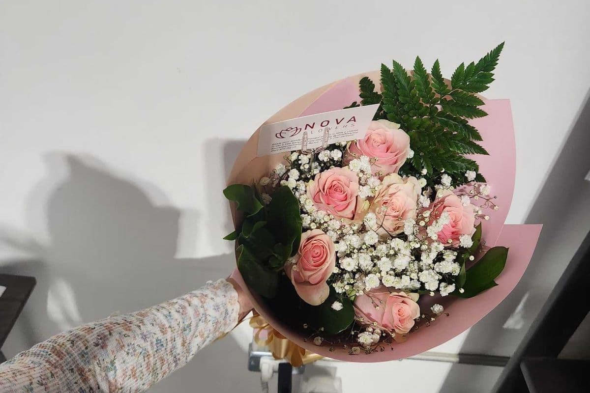 Pink Roses Bouquet