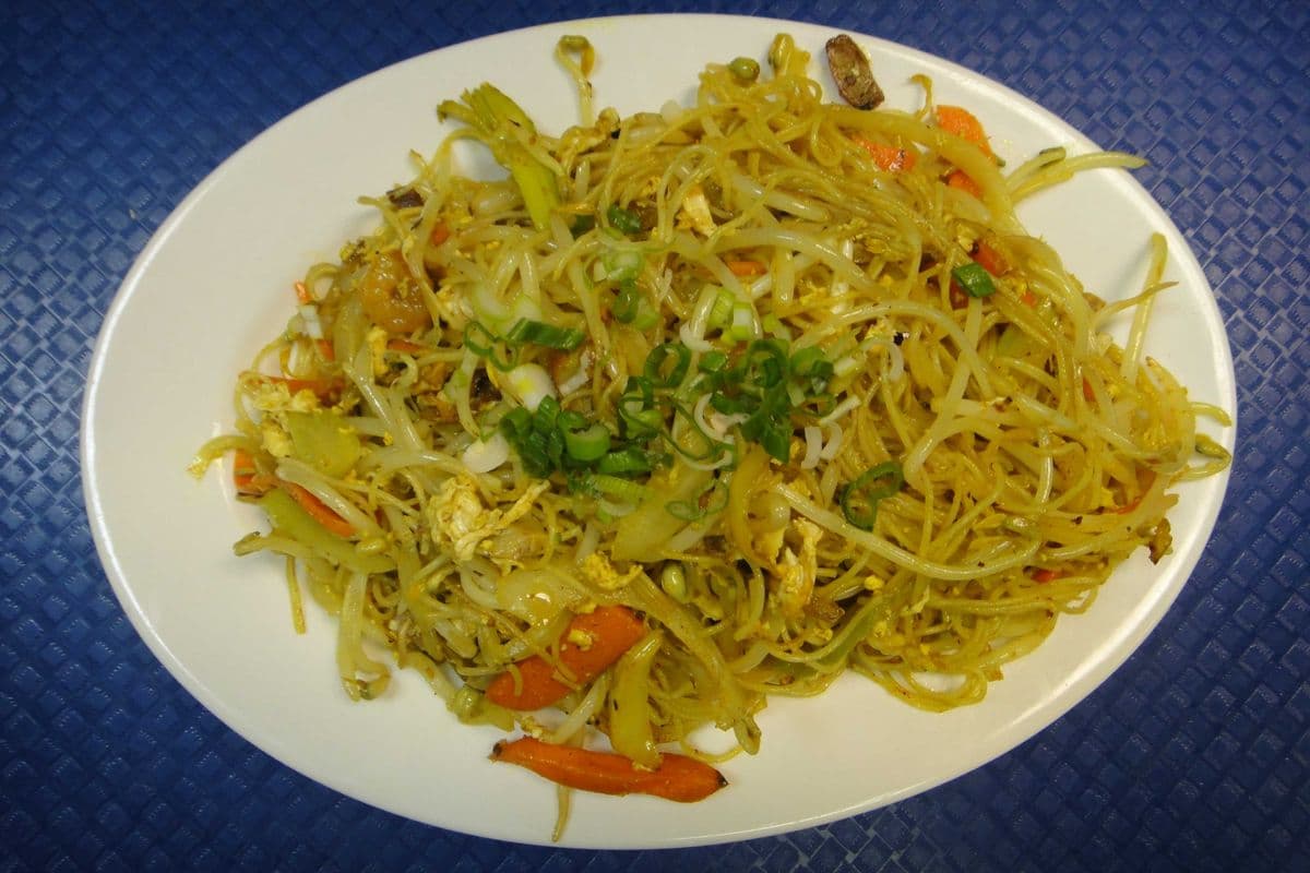18A. Singapore Style Fried Vermicelli (Curry, Shrimp and Pork)
