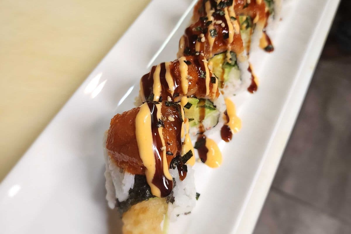 Hot Night Roll (8 pcs)