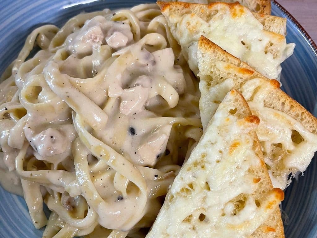 Chicken Fettuccini Alfredo