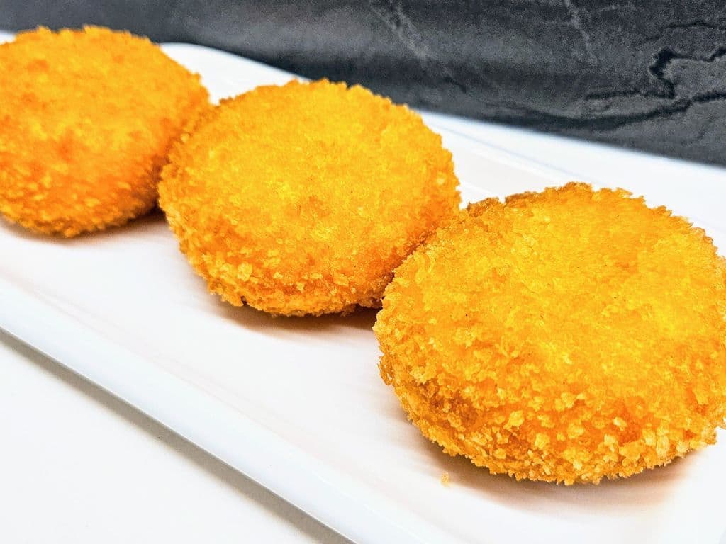 SW11 Crispy Pumpkin Cakes w/ Lotus Paste 蓮蓉南瓜餅
