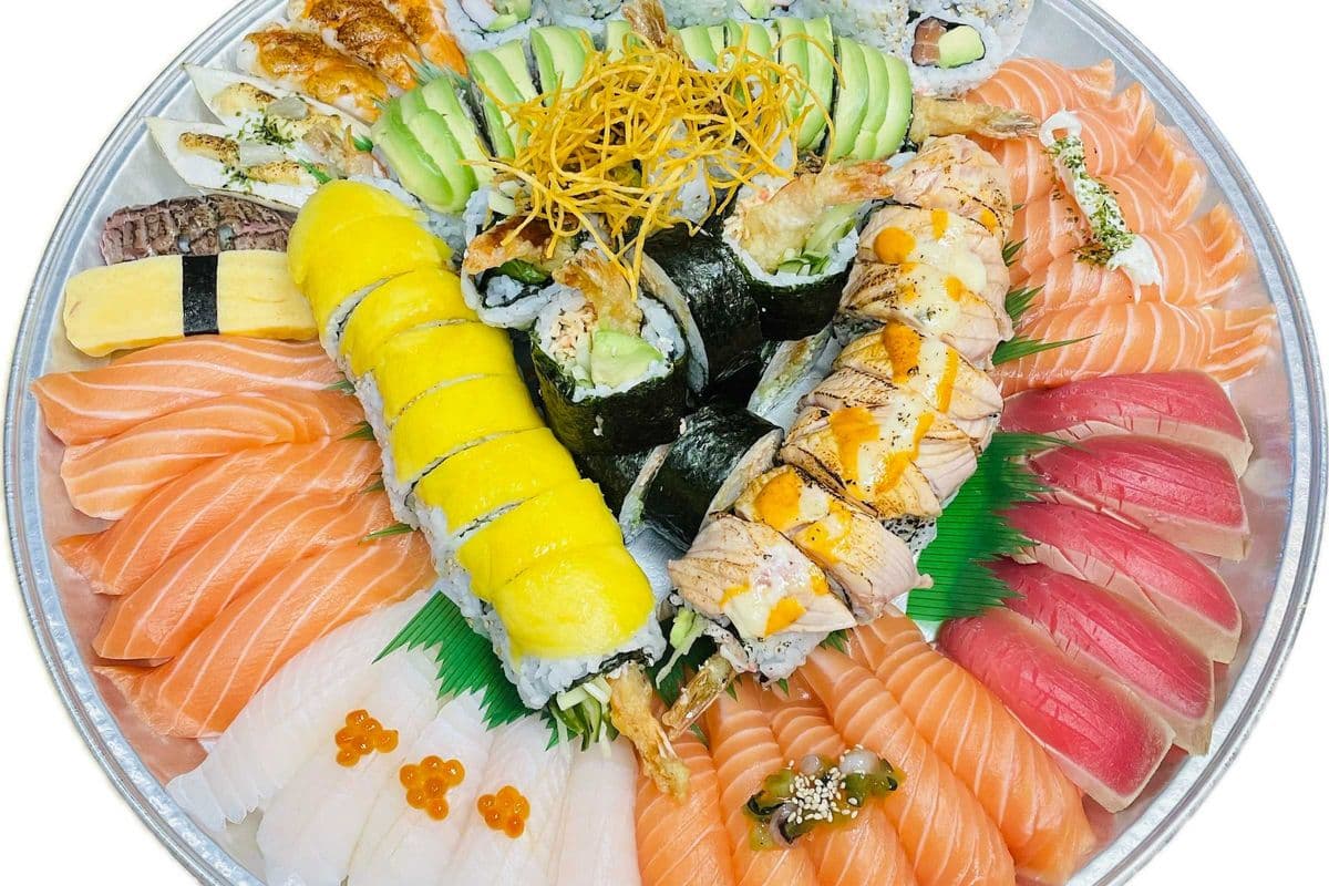 PT09. Large Sushi and Maki Party Tray (90 pcs)
