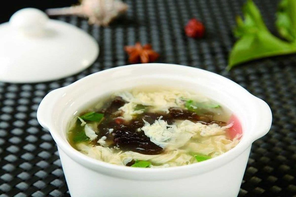 3. Seaweed Soup with Egg (紫菜蛋花汤)