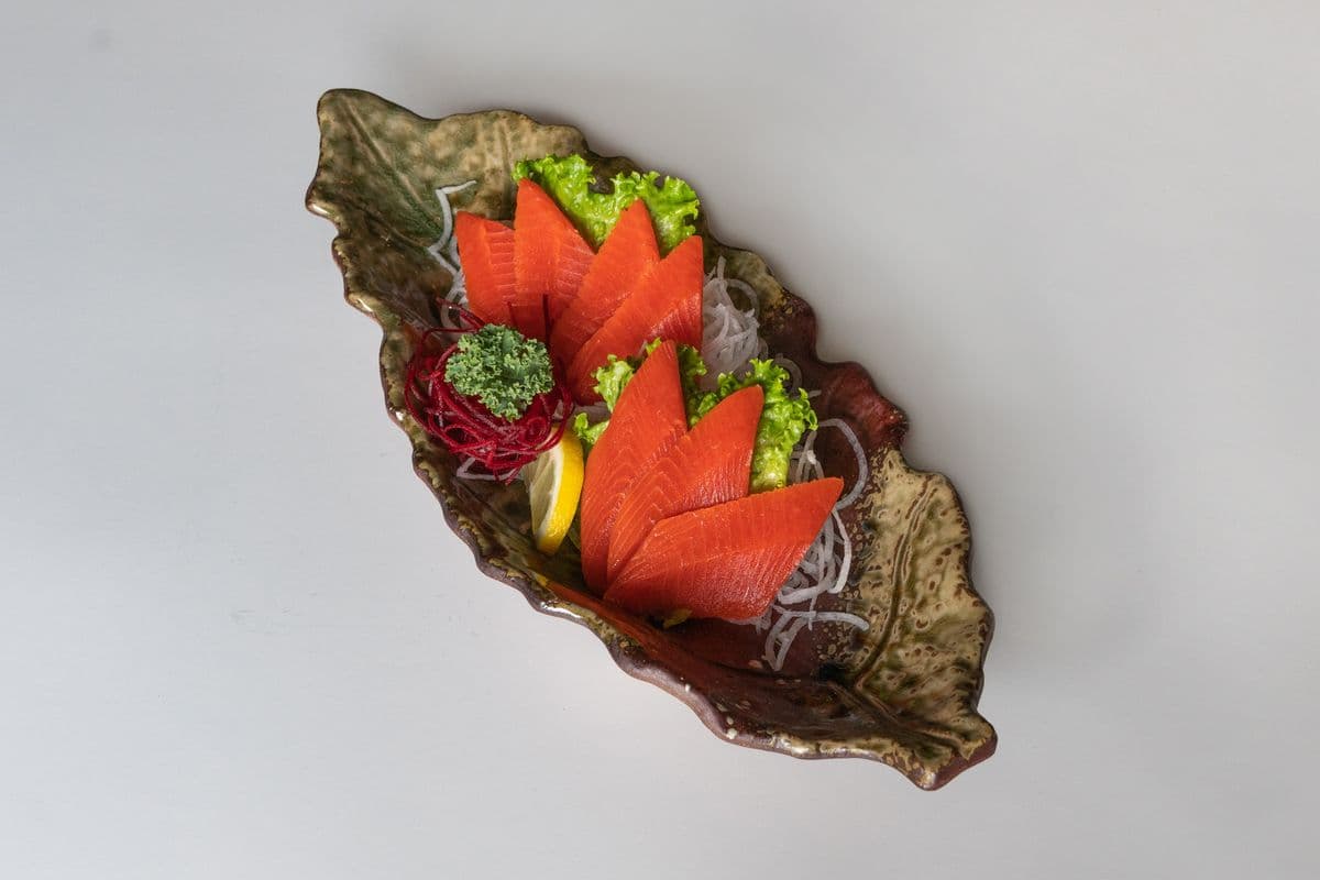 77. Wild Salmon Sashimi (7 pcs)