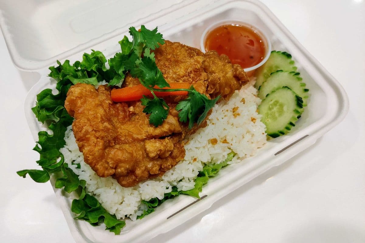 R4. Fried Chicken w/ Garlic Rice