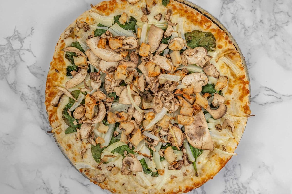 Chicken Alfredo (medium 12" pizza)