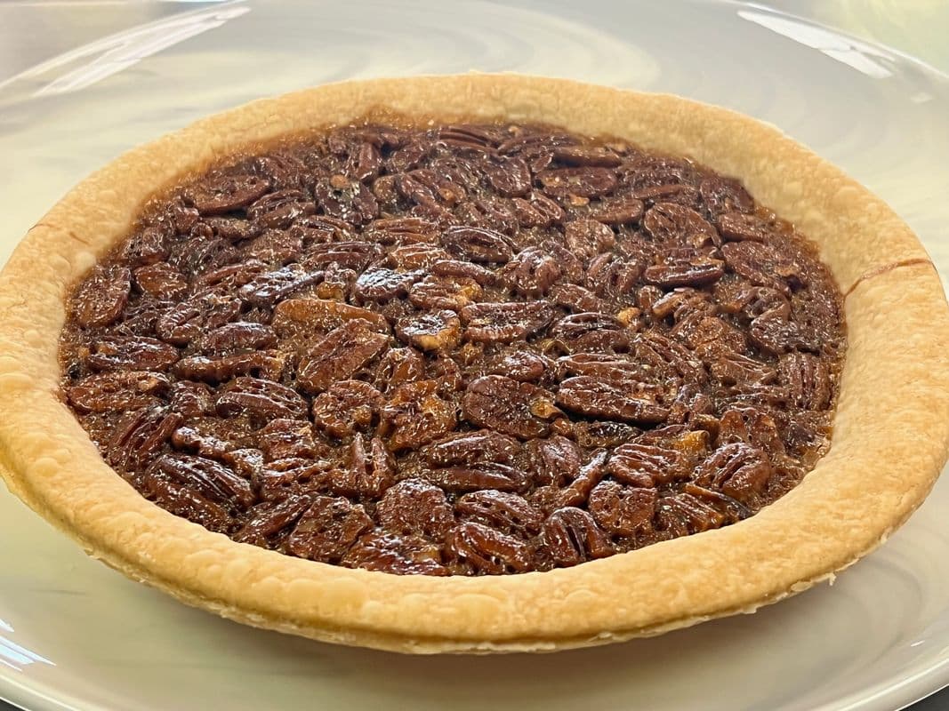 8" Pecan Pie (8")