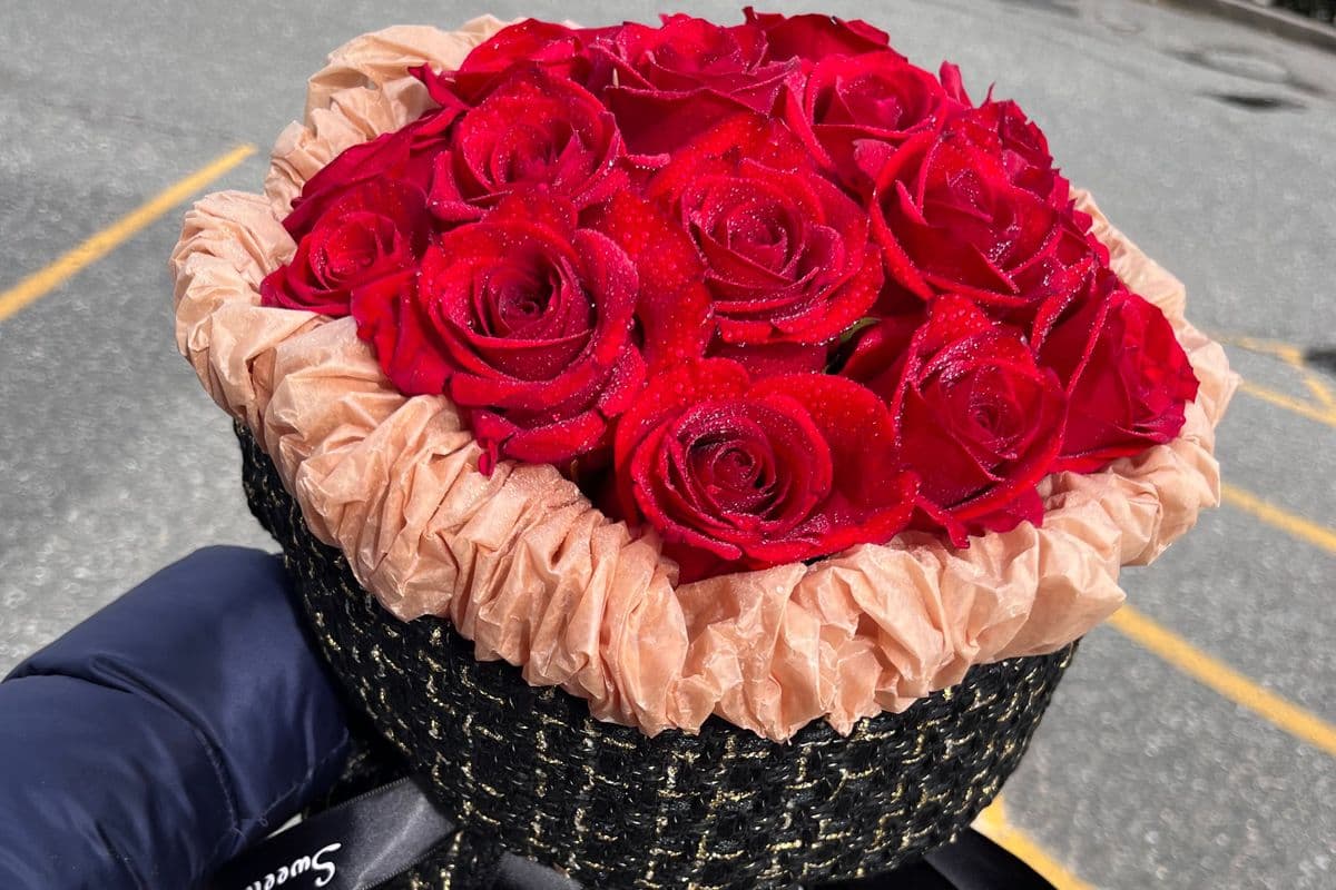 18 Red Roses Small Fragrance Bouquet 18支红玫瑰小香风花束(2月10可选)
