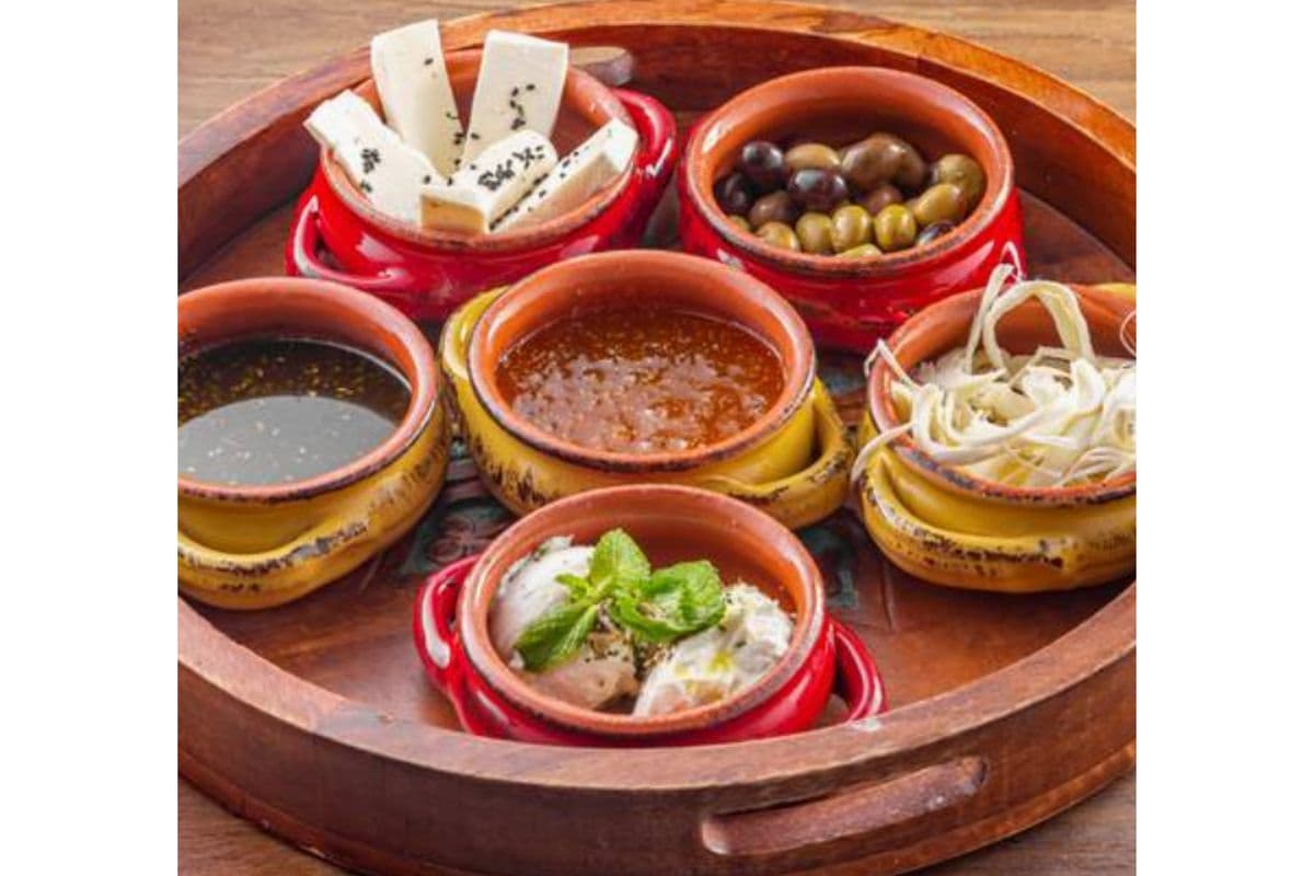 Tirweka Traditional Platter