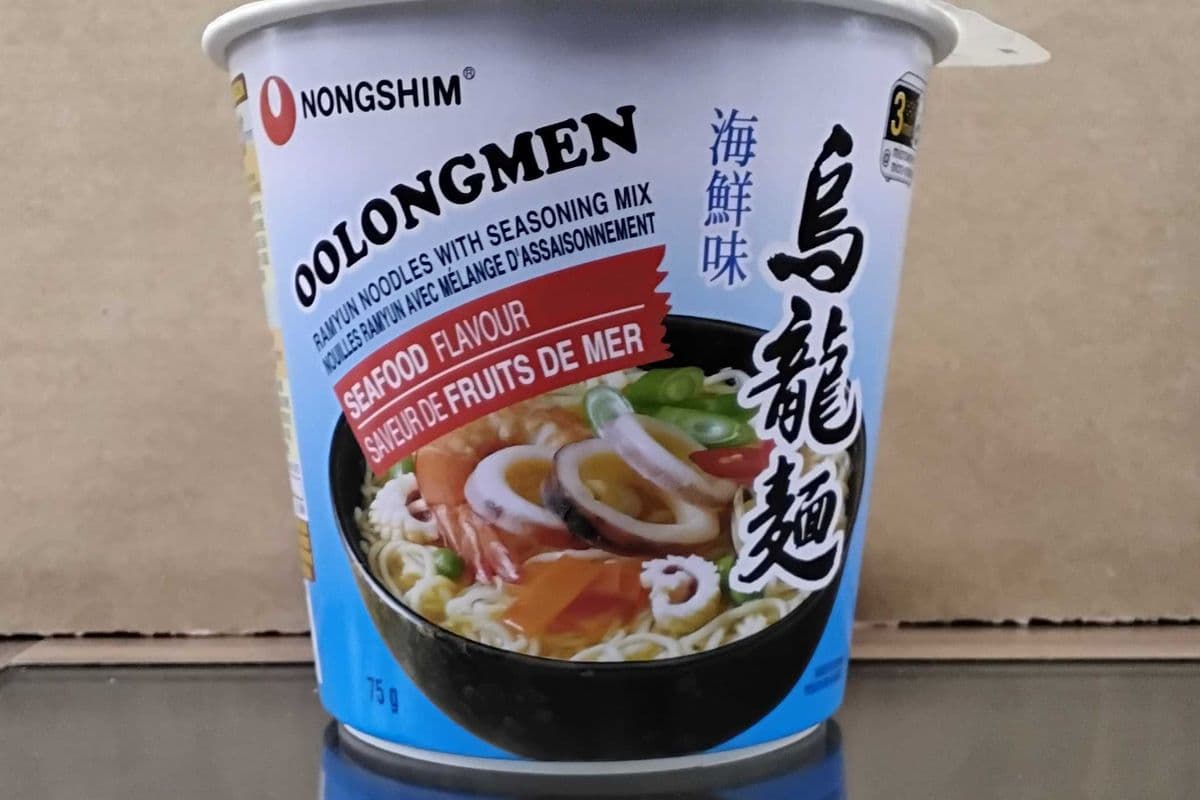 Nongshim oolongmen ramyun noodle seafood (75g)