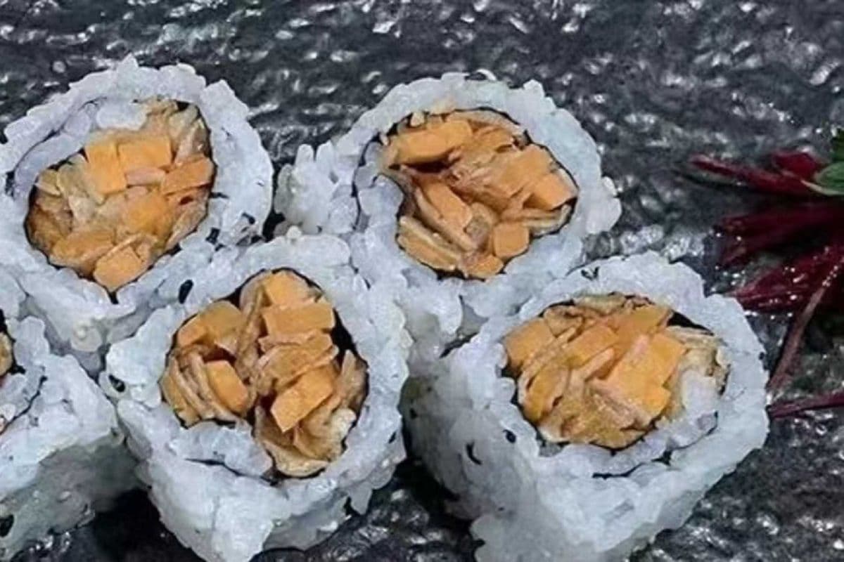 R09. Yam Tempura Roll 番薯卷