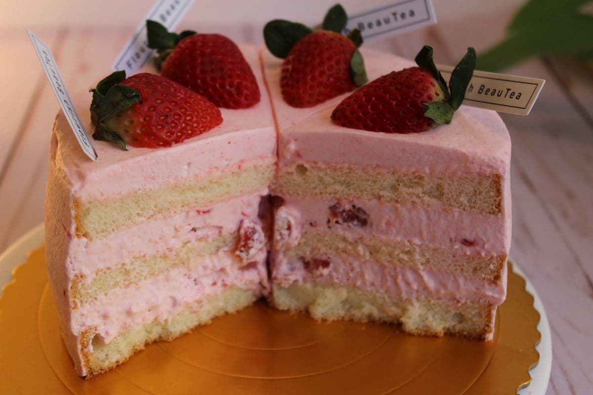 Fruity Sponge Cake (1 piece)