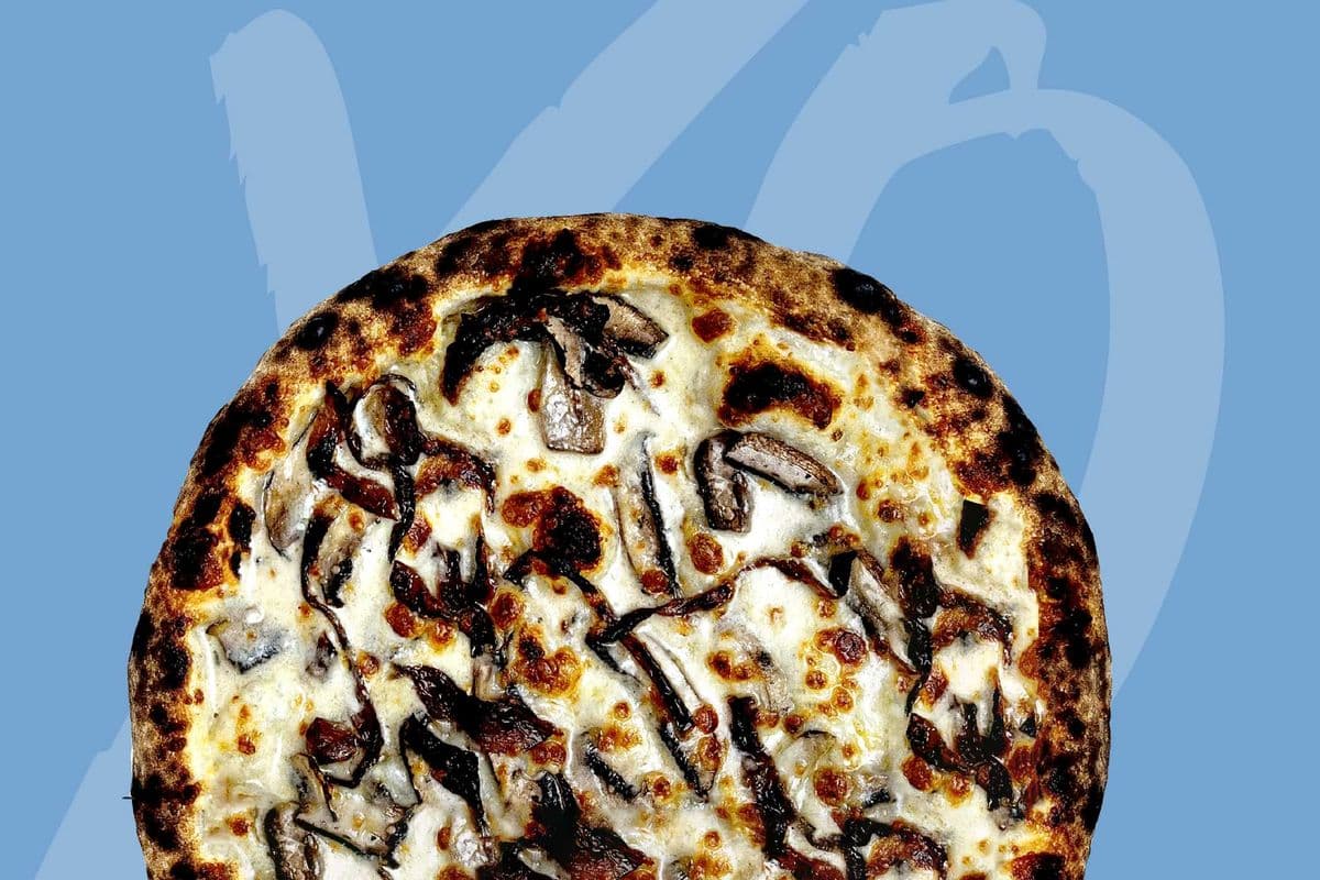 Mushroom & Onion Pizza