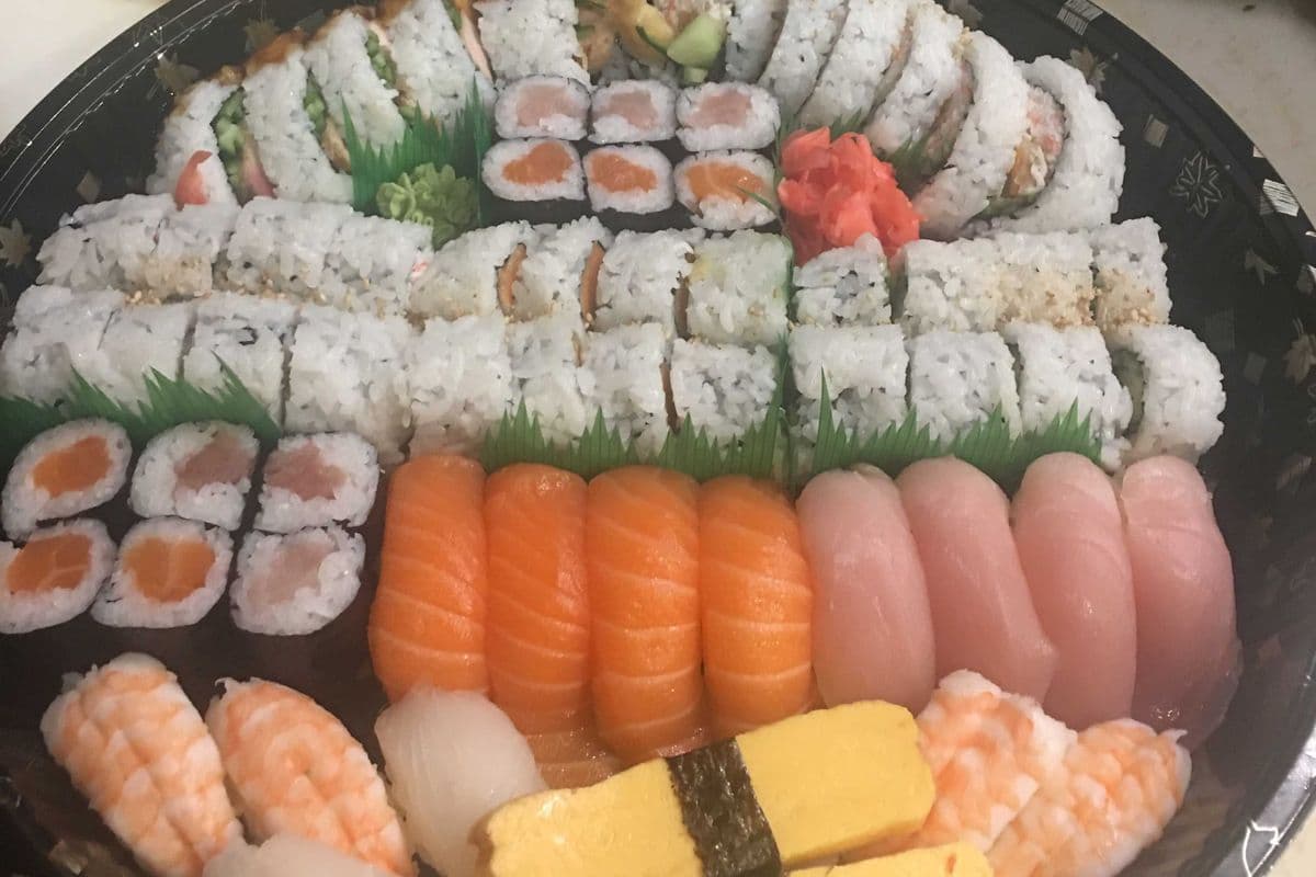 Tray F (Rolls and nigiri) (63 pcs)