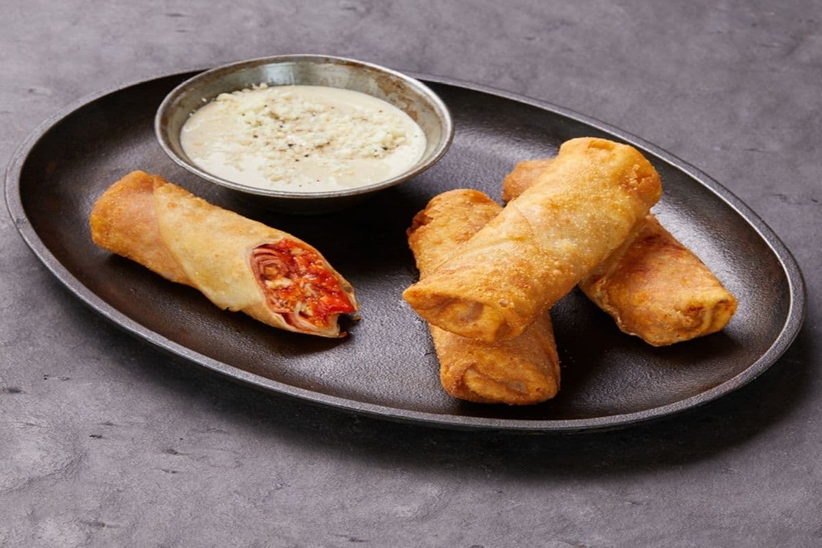 STUFFED PIZZA ROLLS