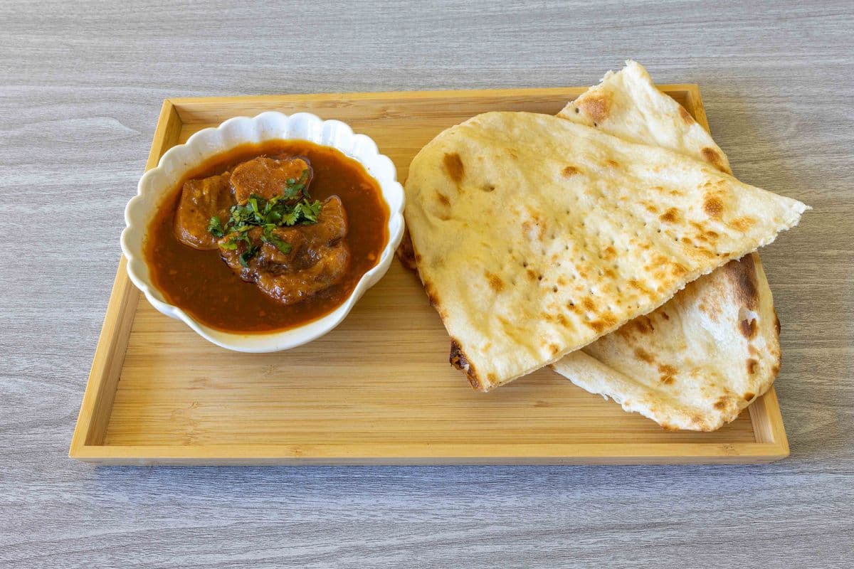 Beef Paaye Hot (22 oz box)