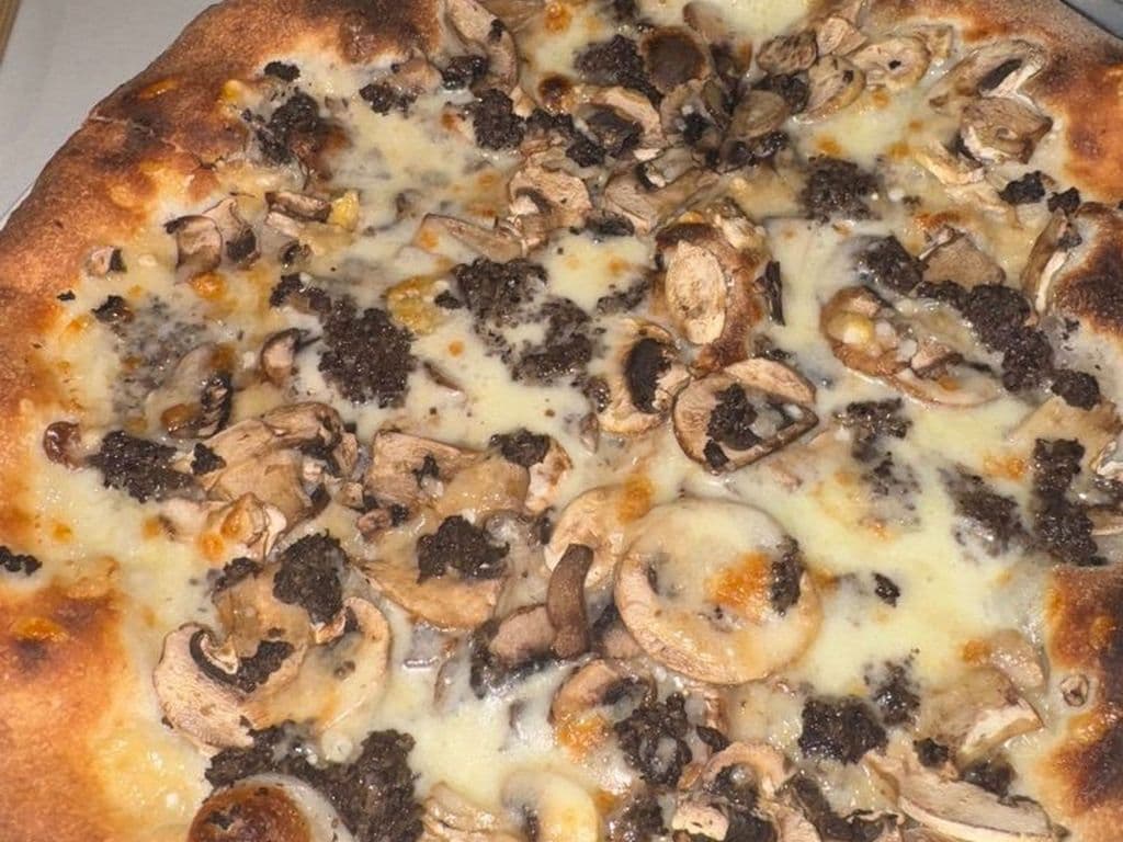 Funghi Pizza - Bianco