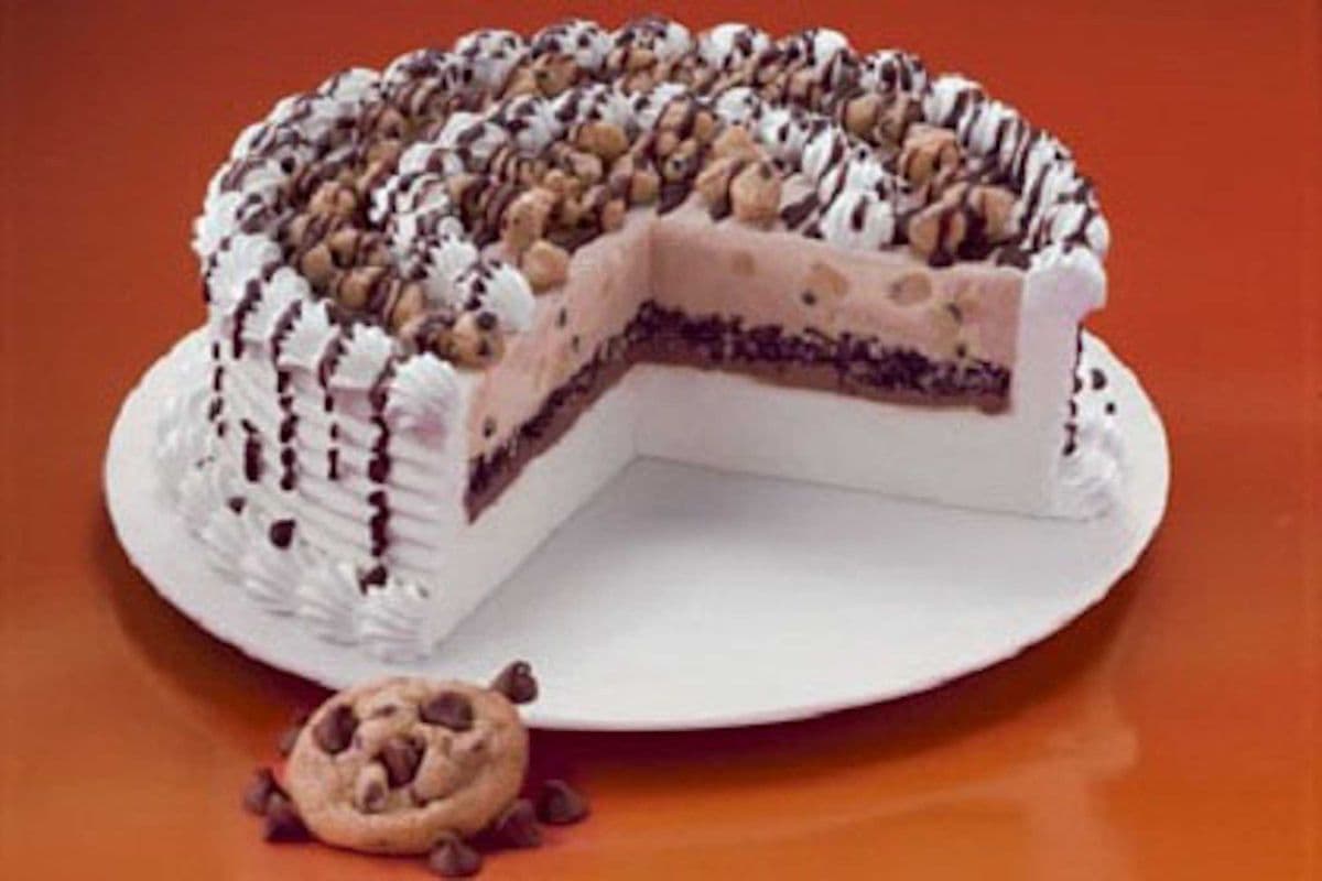 8" Chocolate Chip Cookie Dough Blizzard® Cake