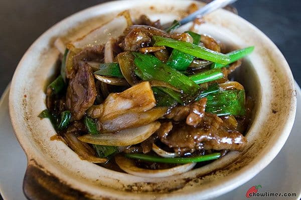 Beef with Ginger and Onion Hot Pot / 薑蔥牛肉煲
