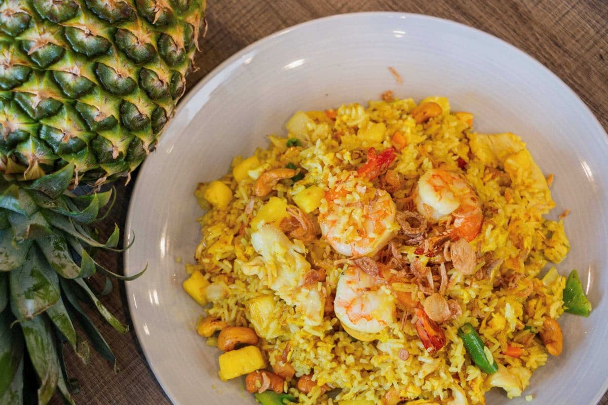 T 3 . Pineapple Fried Rice
