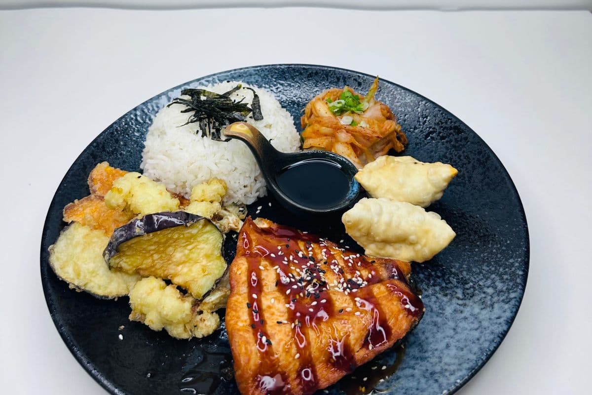 C8. Teriyaki Salmon Bento Box