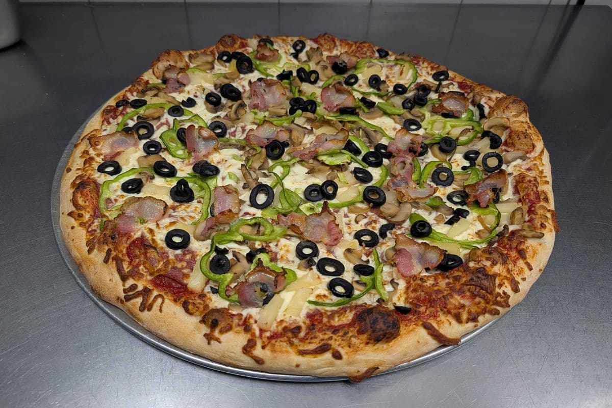 Jumbo Santa Maria Pizza