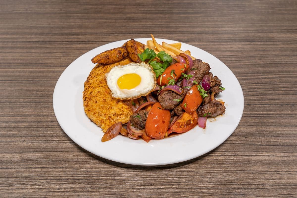 Tacu Tacu Con Lomo Saltado A Lo Pobre