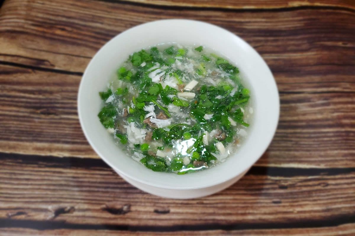 Minced Beef with Parsley in Swirled Egg Soup