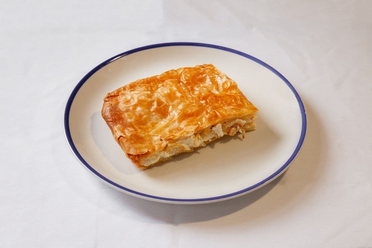 Tiropita (10 oz 10x4 in rectangle) (262 Cal)