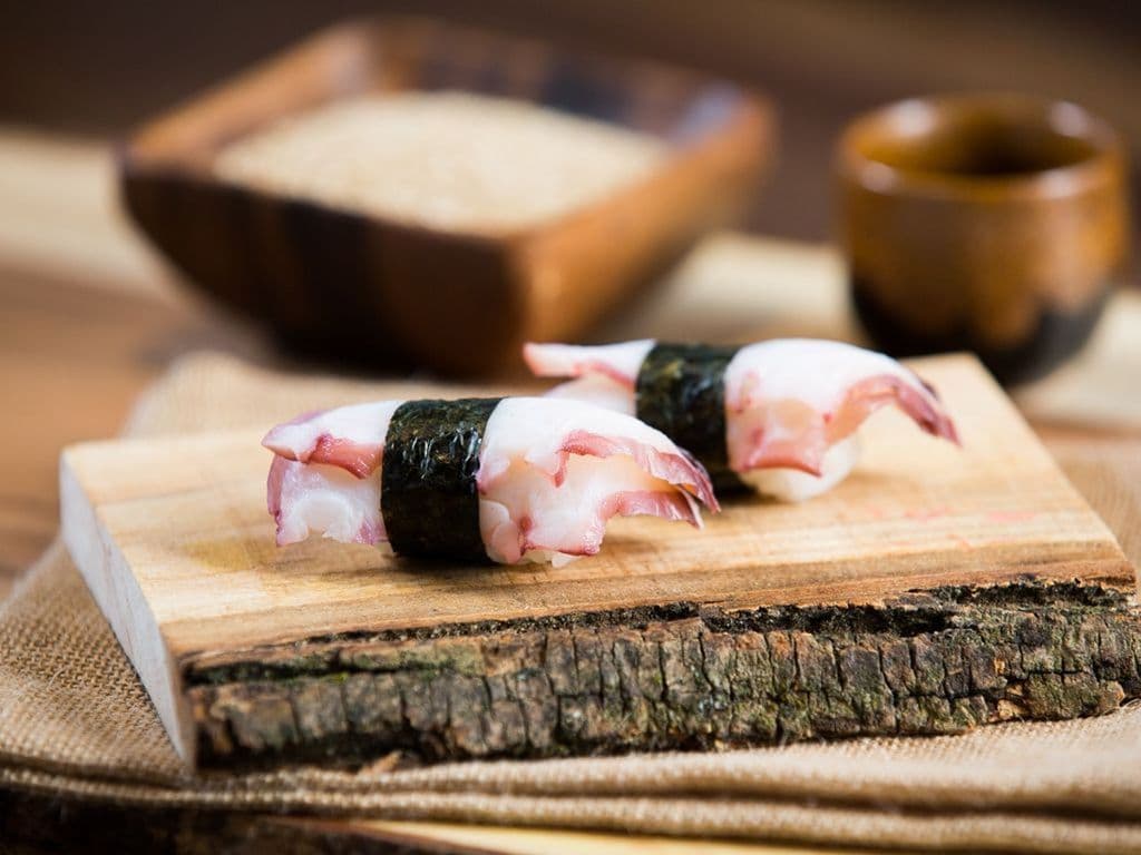 Octopus Sushi (2pcs)