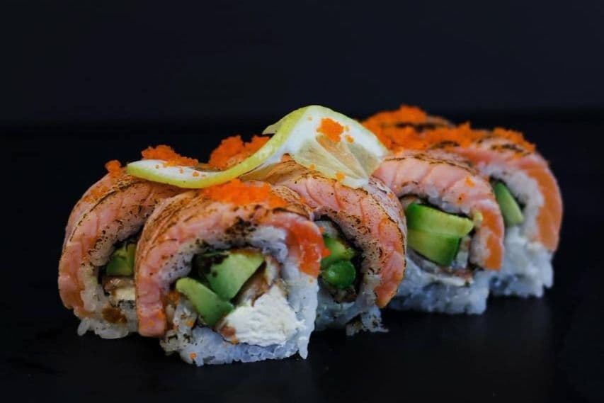 Golden Dragon Roll (8 pcs)
