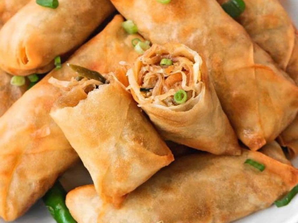 Chicken Spring Roll (4 Pcs)